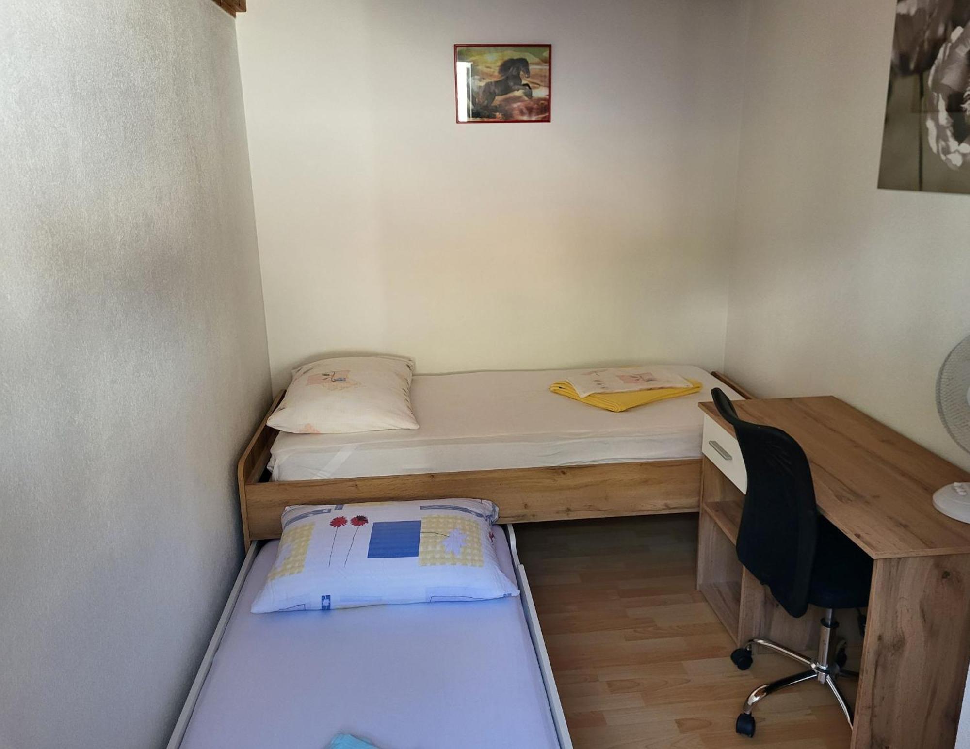 Apartmani Amila-พิสัก ภายนอก รูปภาพ