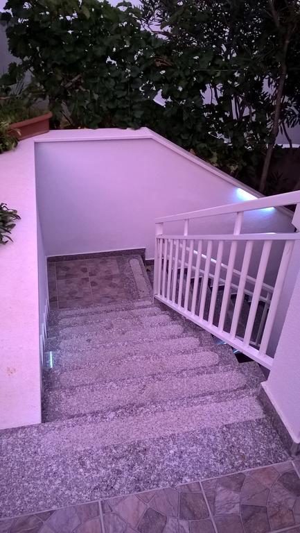 Apartmani Amila-พิสัก ภายนอก รูปภาพ