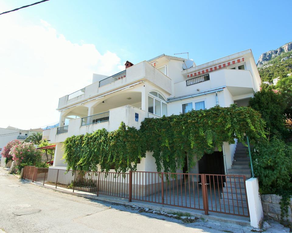 Apartmani Amila-พิสัก ภายนอก รูปภาพ