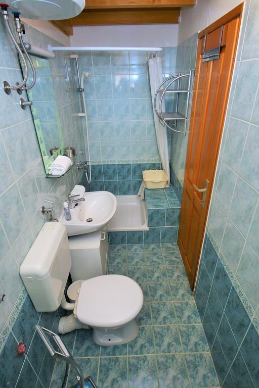 Apartmani Amila-พิสัก ภายนอก รูปภาพ