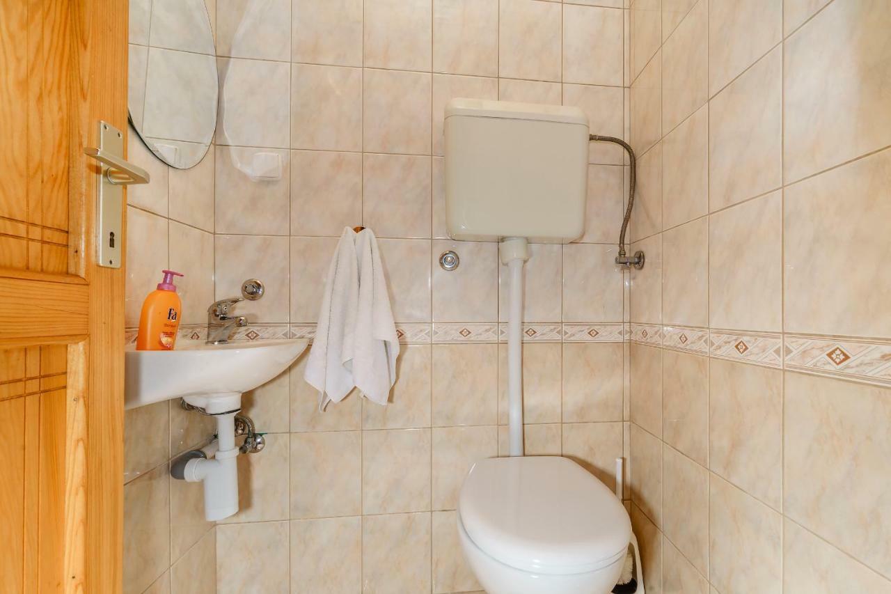 Apartmani Amila-พิสัก ภายนอก รูปภาพ